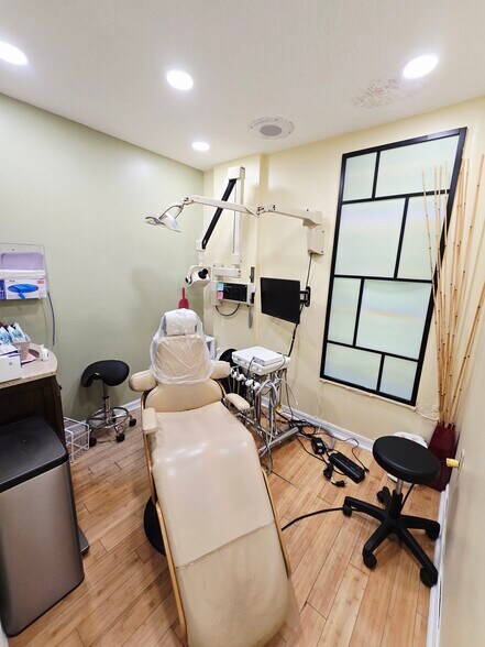 More Photos Of 4435 Curry Ford Rd, Orlando Medical For Sale