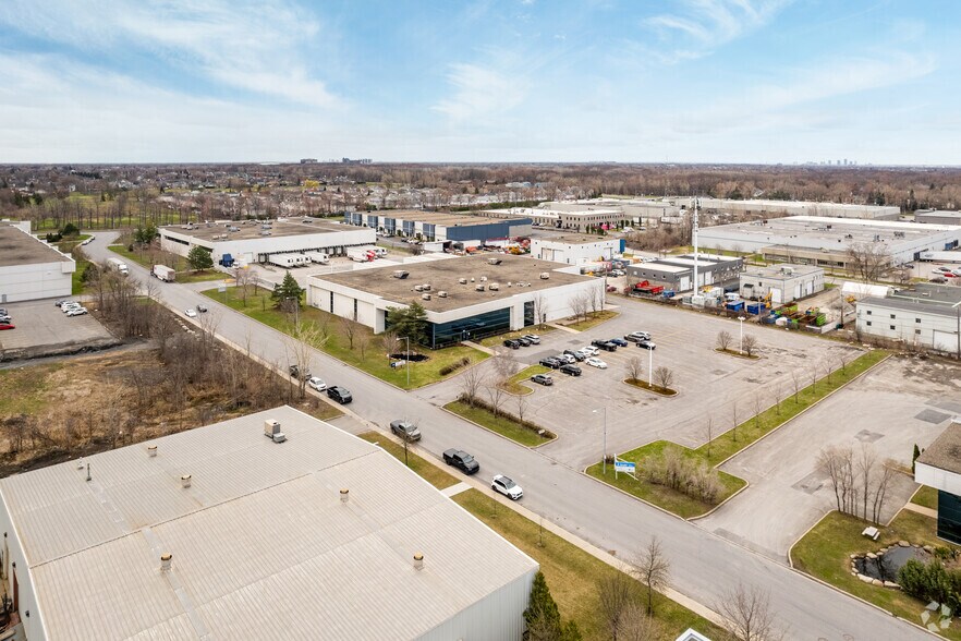 More Photos Of 830 Rue Delage, Longueuil Warehouse For Lease