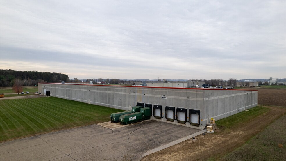 More Photos Of 3310 MN-20, Cannon Falls Distribution For Lease