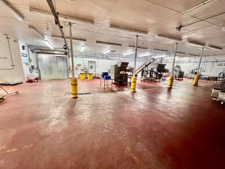 More Photos Of 1641 N 8th St, Colton Food Processing For Lease