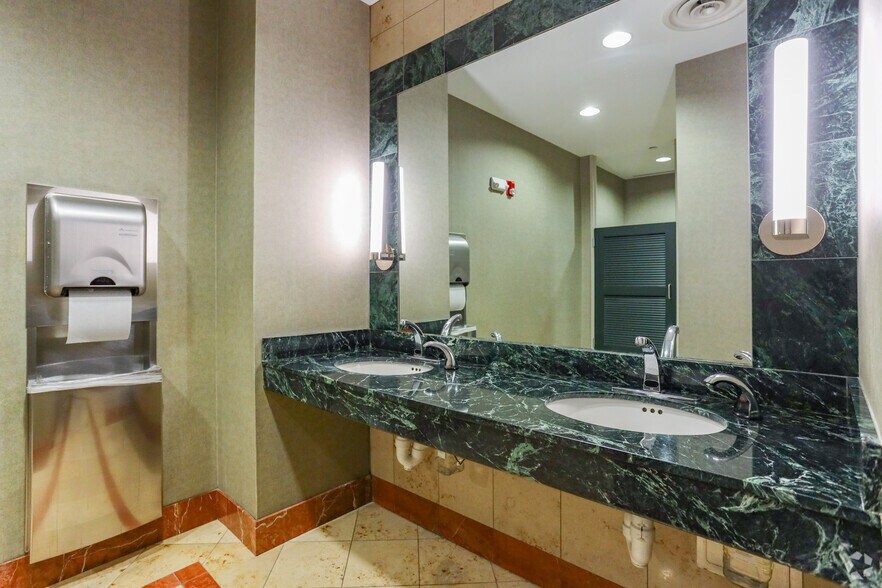 More Photos Of 1650 Highway 6, Sugar Land Unknown For Lease