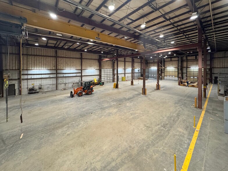 More Photos Of 2702 W Valley Hwy, Auburn Warehouse For Lease