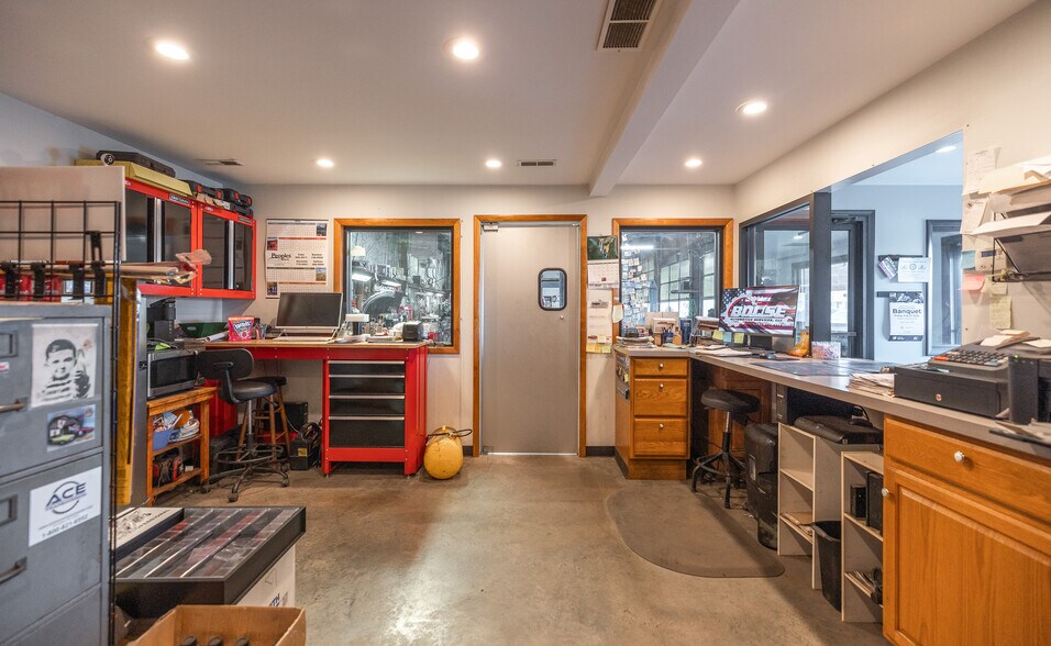 More Photos Of 309 N Franklin St, Cuba Specialty For Sale