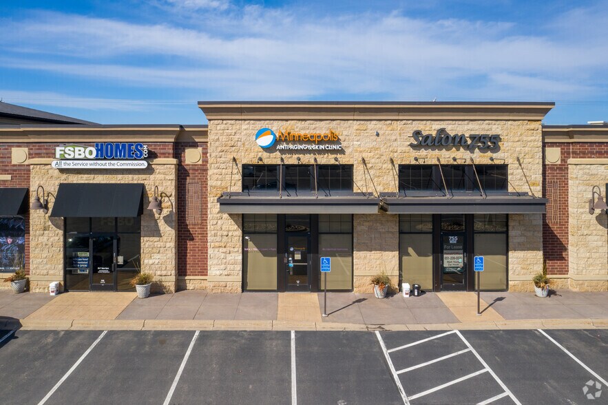 More Photos Of 755 Bielenberg Dr, Woodbury Storefront Retail Office For Lease