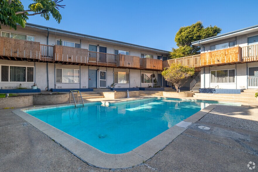 More Photos Of 1150 Tennyson St, Manhattan Beach Apartments For Sale