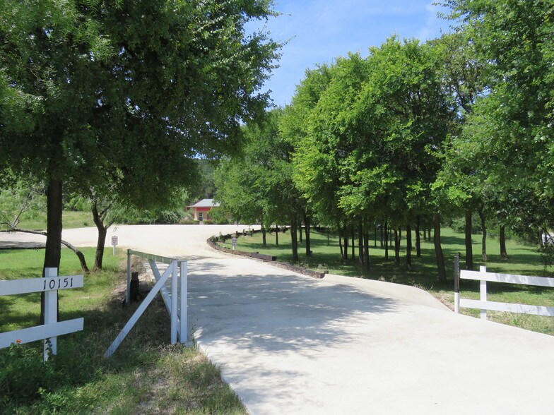 More Photos Of 10151 State Highway 16 S, Pipe Creek Office Residential For Sale