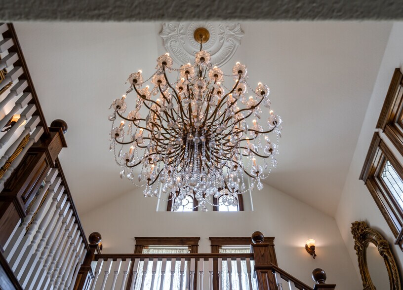 More Photos Of 306 N Main St, Bentonville Hospitality For Sale