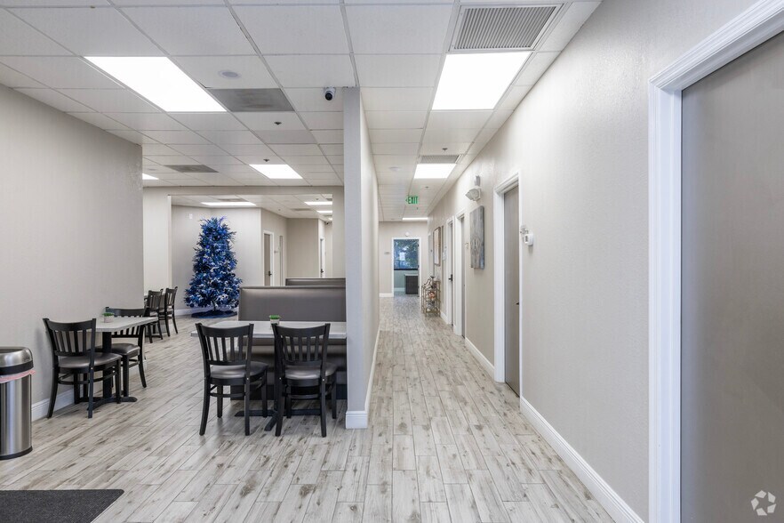 More Photos Of 1211 Tech Blvd, Tampa Manufacturing For Lease