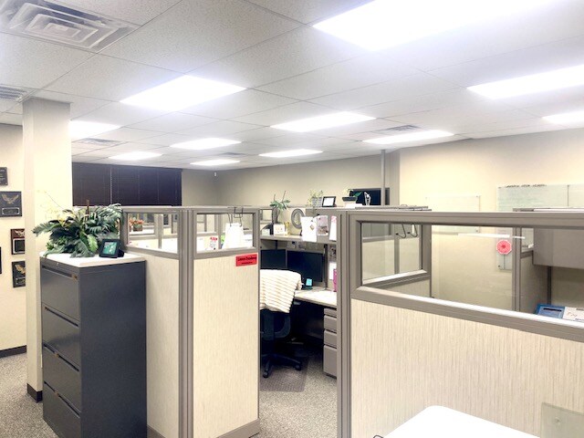 More Photos Of 722A Fairmont Pky, Pasadena Office For Lease