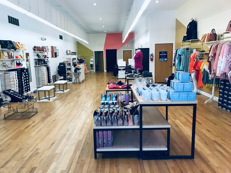 More Photos Of 5611 6th Ave, Kenosha Restaurant For Sale