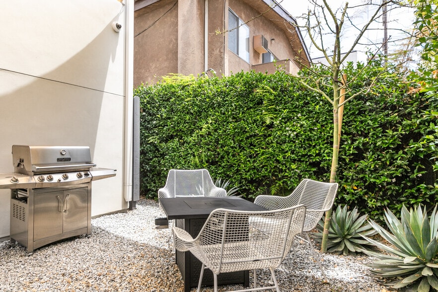 More Photos Of 1743 Butler Ave, Los Angeles Apartments For Sale