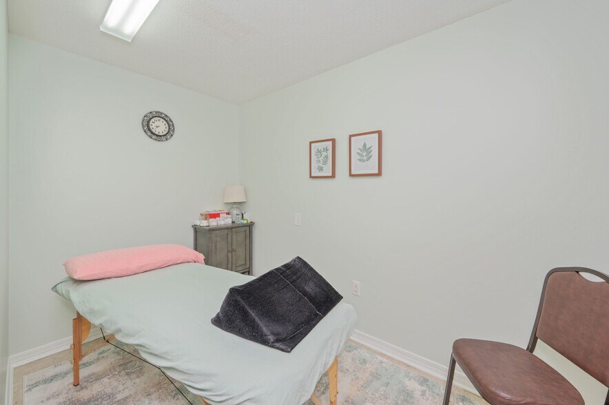 More Photos Of 1078 S Ferdon Blvd, Crestview Medical For Sale