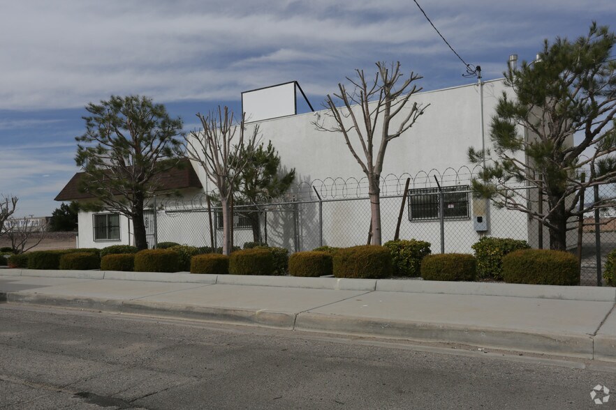 More Photos Of 9459 Santa Fe Ave E, Hesperia Service For Sale