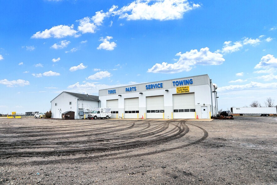 More Photos Of 1116 W County Road 450 N, Brazil Truck Terminal For Lease