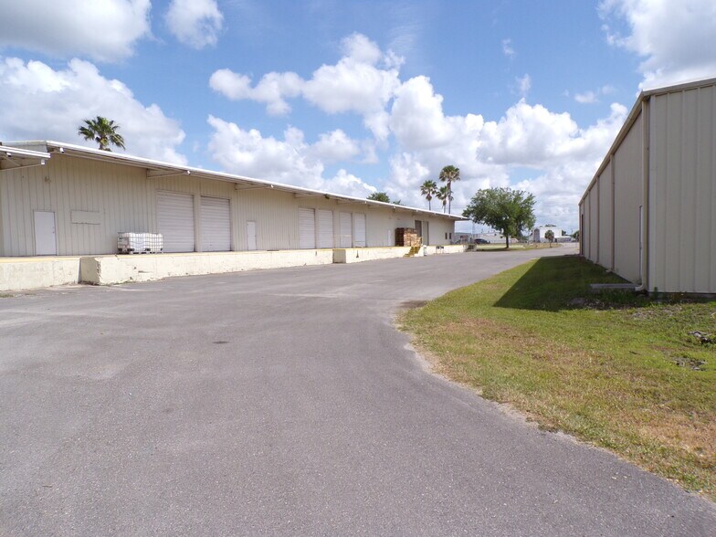 More Photos Of 2300 Hwy 60 W, Mulberry Warehouse For Lease