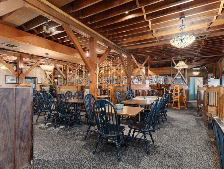 More Photos Of 2973 N Il Route 71, Ottawa Restaurant For Sale