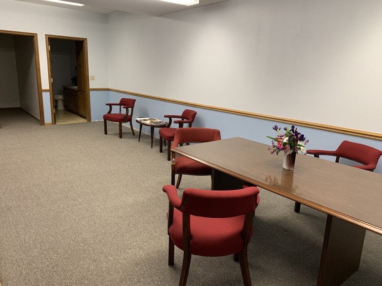 More Photos Of 14665 Lisbon Rd, Brookfield Medical For Lease