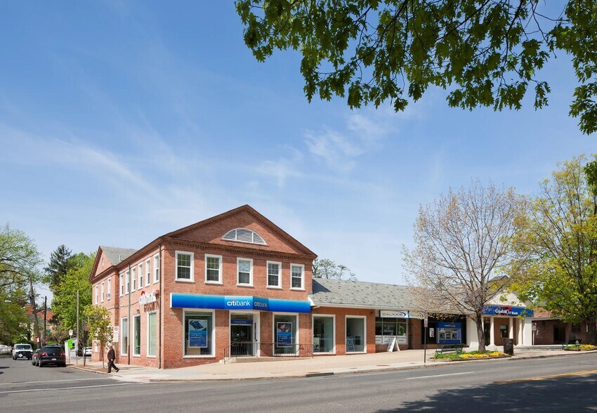 More Photos Of 5700-5714 Connecticut Ave NW, Washington Unknown For Lease
