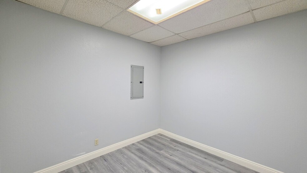 More Photos Of 647 E E St, Ontario Medical For Lease