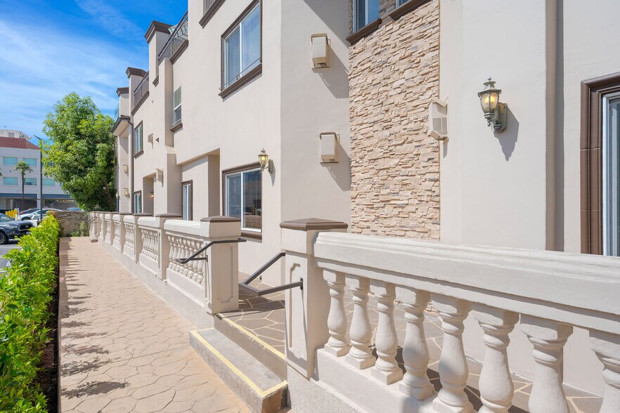 More Photos Of 4325 Stern Ave, Sherman Oaks Apartments For Sale