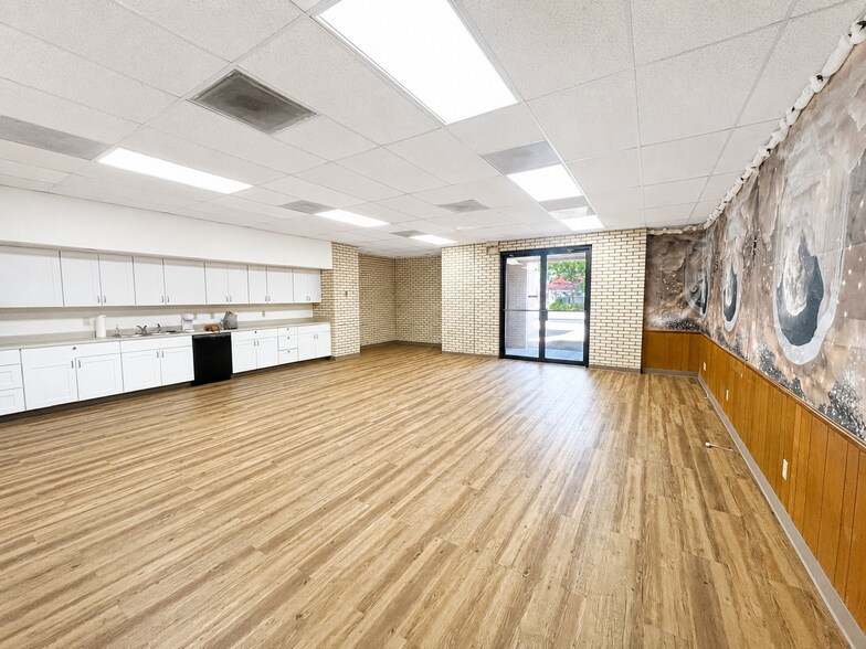 More Photos Of 101 N 4th St, Lometa Daycare Center For Sale