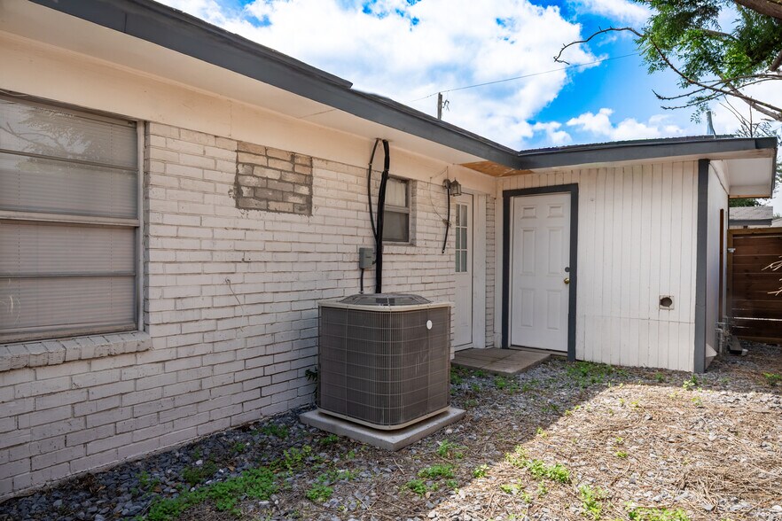 More Photos Of 2513 Beaumont Ave, McAllen Apartments For Sale