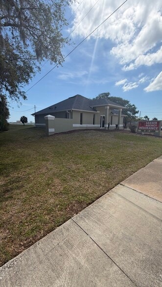 More Photos Of 3113 S Ridgewood Ave, Daytona Beach Medical For Lease