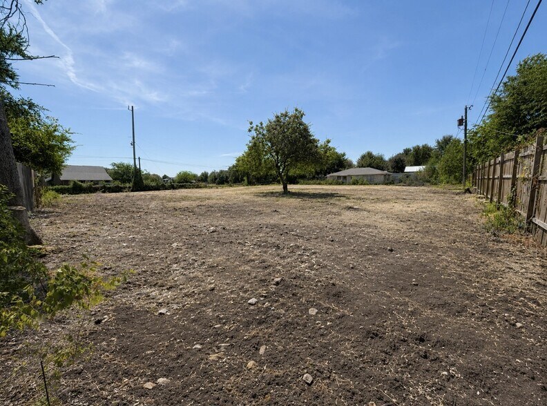 More Photos Of 16300 Summit Dr, Austin Land For Lease