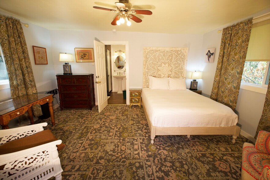 More Photos Of 6979A CA-140 Hwy, Midpines Hotel For Sale