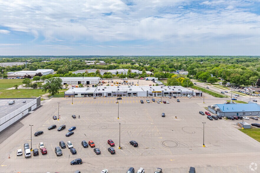 More Photos Of 1221-1241 Sandy Hollow Rd, Rockford Storefront For Sale