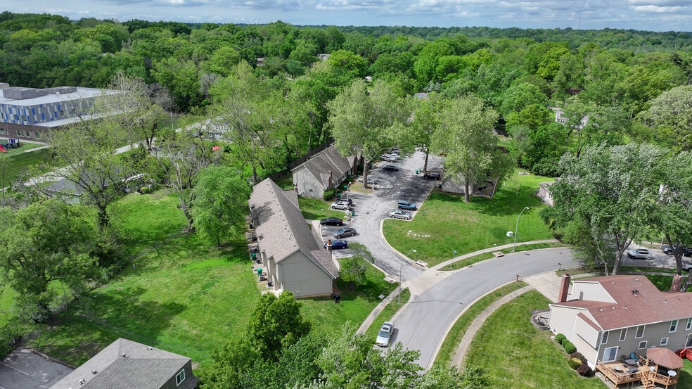 More Photos Of 9730-9768 Locust St, Kansas City Apartments For Sale
