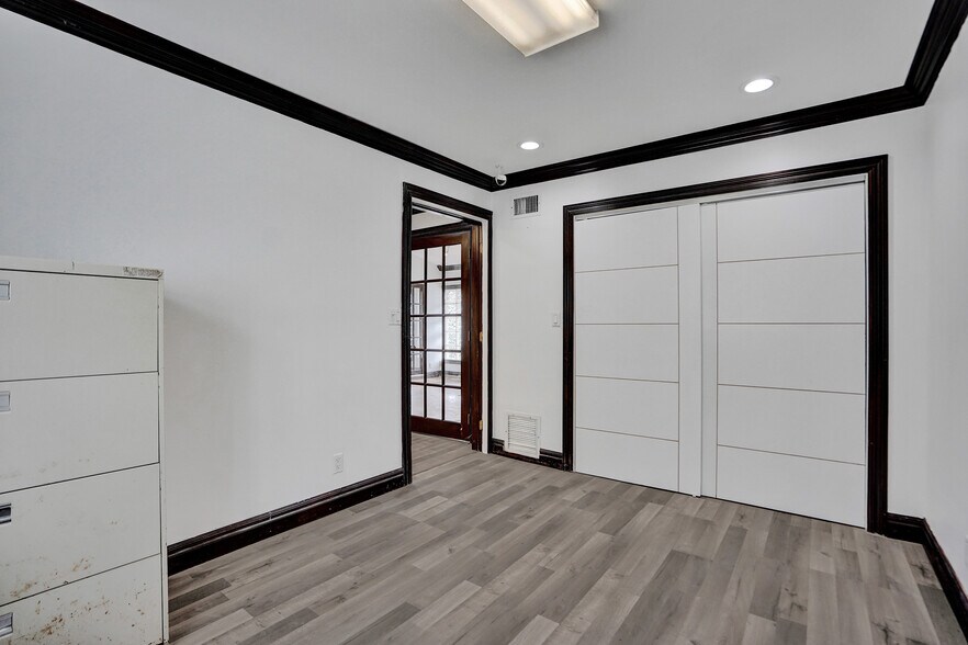 More Photos Of 51 E Commercial Blvd, Fort Lauderdale Medical For Sale