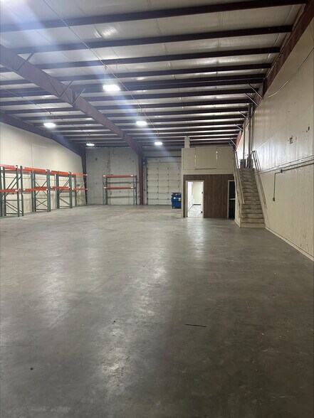 More Photos Of 5708 N Shepherd Dr, Houston Unknown For Lease