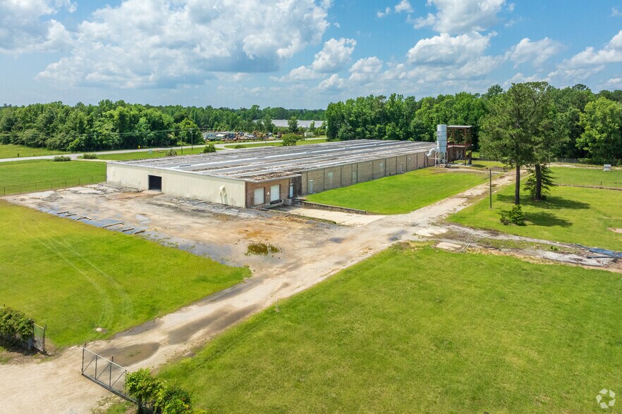 More Photos Of 1070 E Main St, Lake City Industrial For Lease