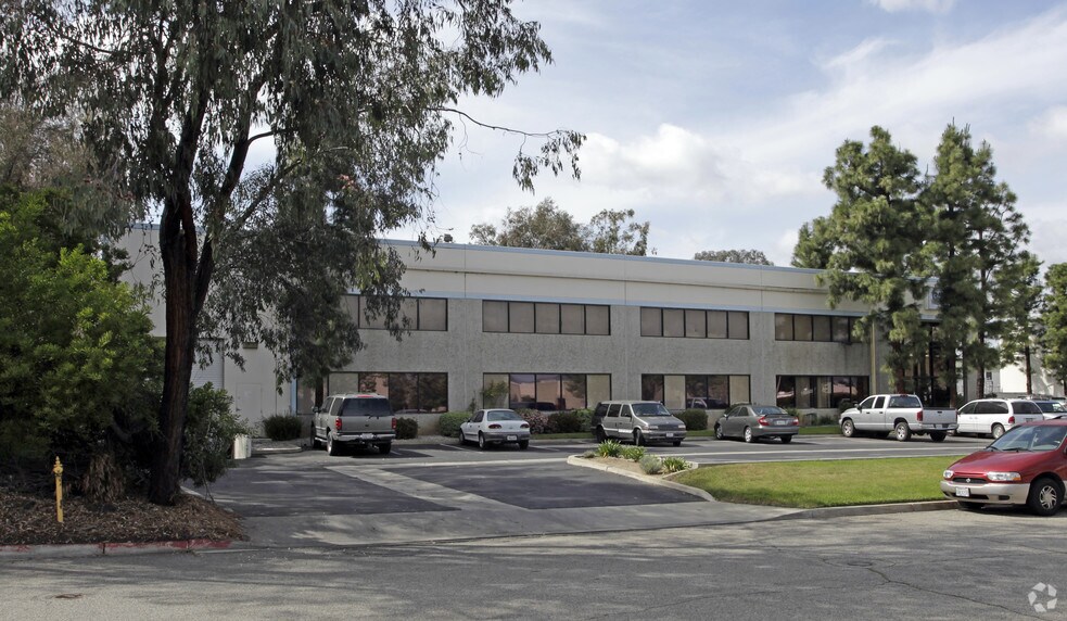 More Photos Of 325 State Pl, Escondido Warehouse For Lease