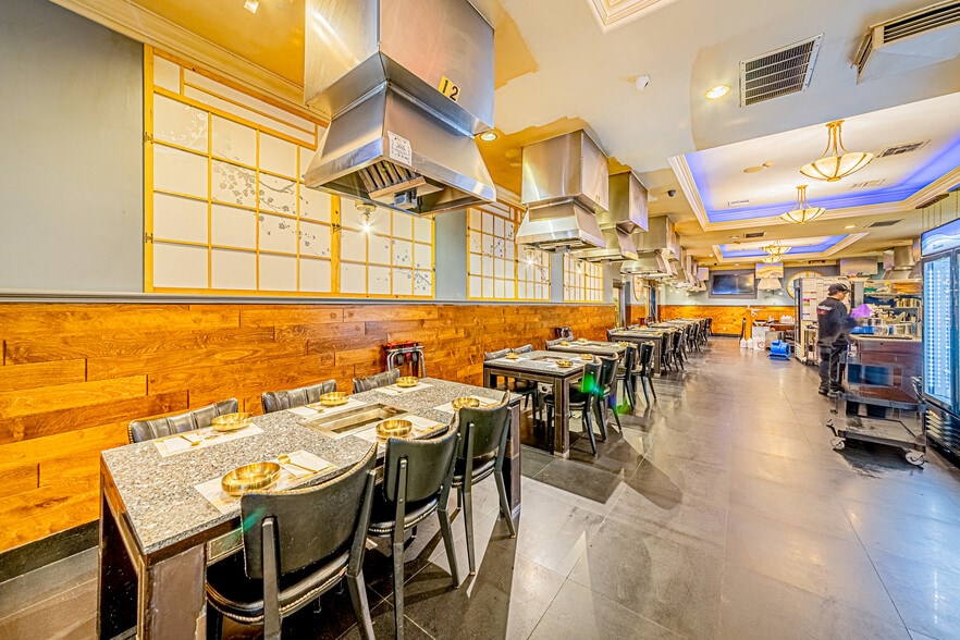 More Photos Of 3680 W 6th St, Los Angeles Restaurant For Sale