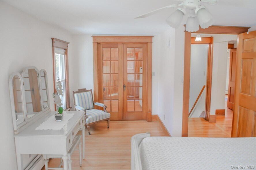 More Photos Of 8874 US Route 9W, Athens Office Residential For Sale