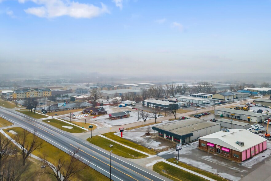 More Photos Of 3050 6th St SW, Cedar Rapids Warehouse For Lease