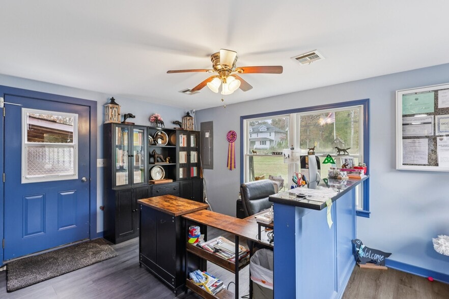 More Photos Of 170 S Hope Chapel Rd, Jackson Specialty For Sale