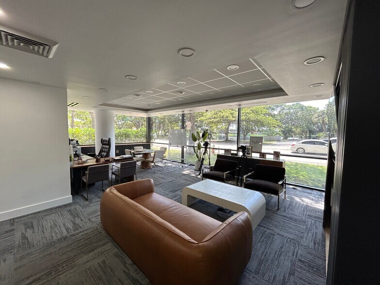 More Photos Of 6625 Miami Lakes Dr, Miami Lakes Loft Creative Space For Sale