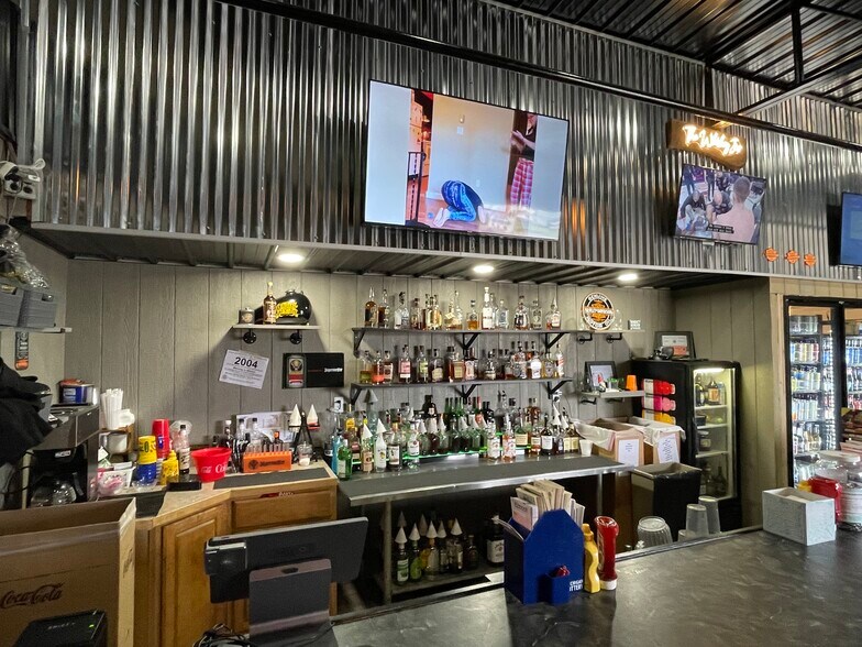 More Photos Of 4397 Main St, Brown City Bar For Sale