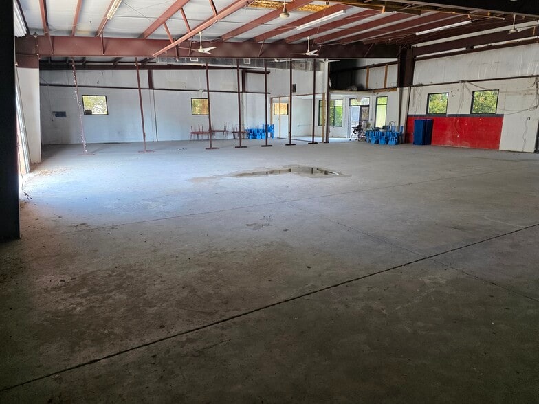 More Photos Of 1400 Jordan Ave, Orlando Flex For Lease