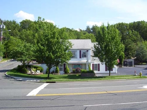 More Photos Of 1008 W Jericho Tpke, Smithtown Office For Lease