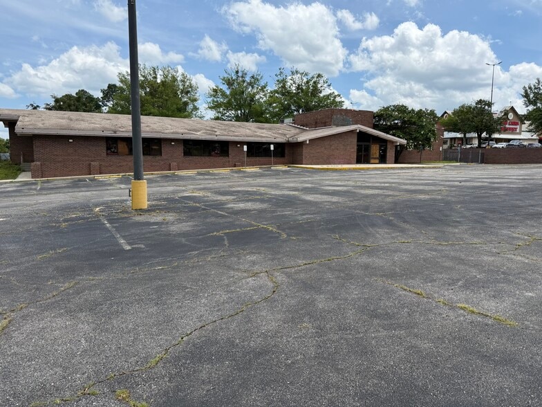 Primary Photo Of 7201 Crestwood Blvd, Birmingham Restaurant For Sale
