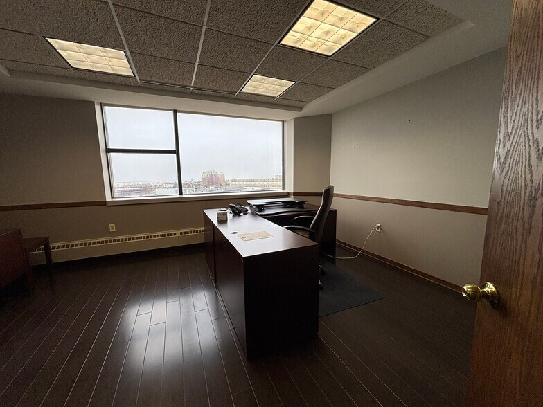 More Photos Of 37 Franklin St, Buffalo Office For Sale