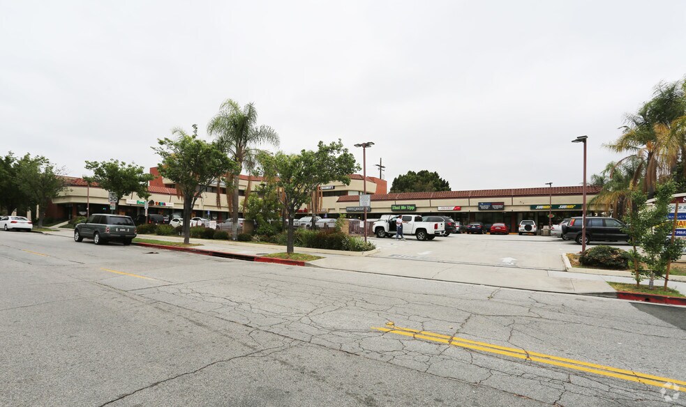 More Photos Of 818 N Pacific Ave, Glendale General Retail For Lease