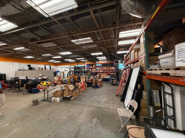 More Photos Of 521 Irish Hill Rd, Runnemede Light Distribution For Sale