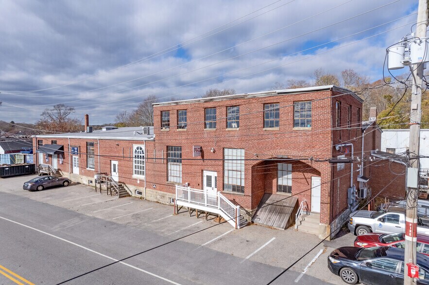 32 Friendship St  