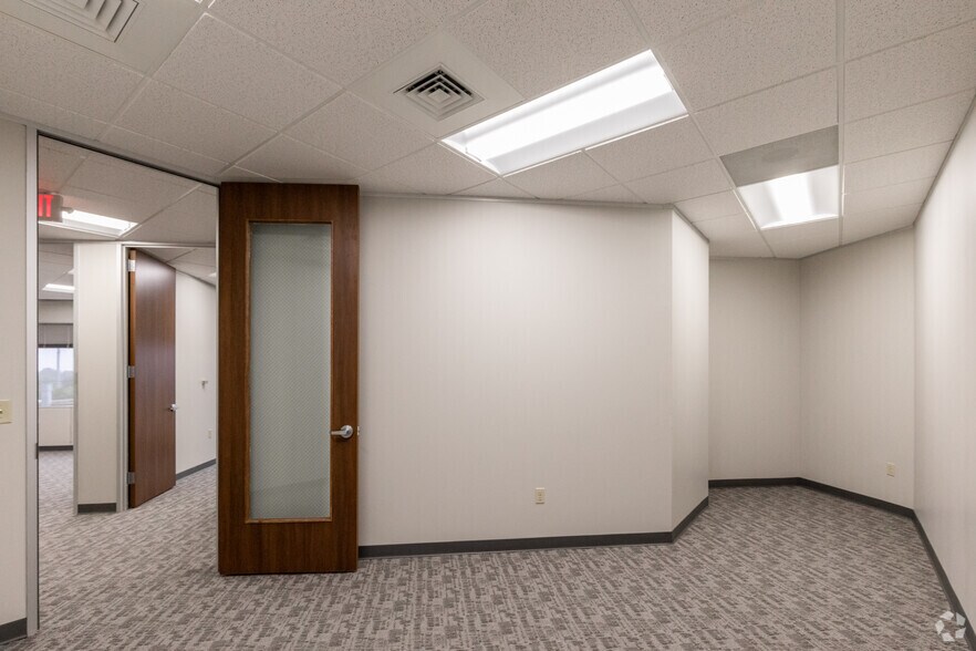 More Photos Of 16420 Park Ten Place Dr, Houston Office Residential For Lease