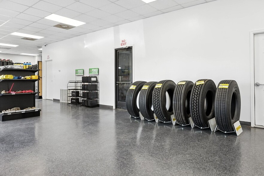 More Photos Of 400 Mound City Rd, West Memphis Service For Sale